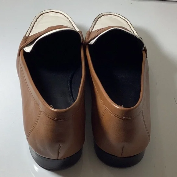 Penny Loafer (Women)
Veronica Beard
Women - Picture 10 of 15